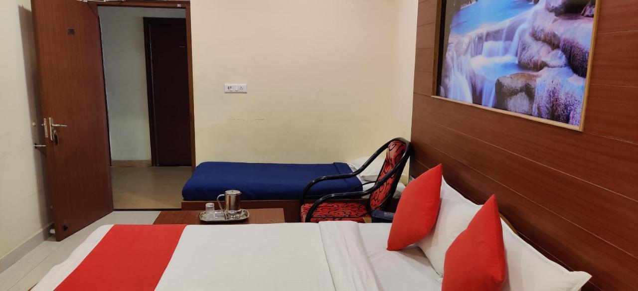 Kumaran Millenium Residency Hotel Vellore Exterior photo