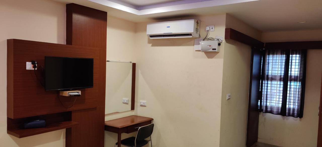 Kumaran Millenium Residency Hotel Vellore Exterior photo