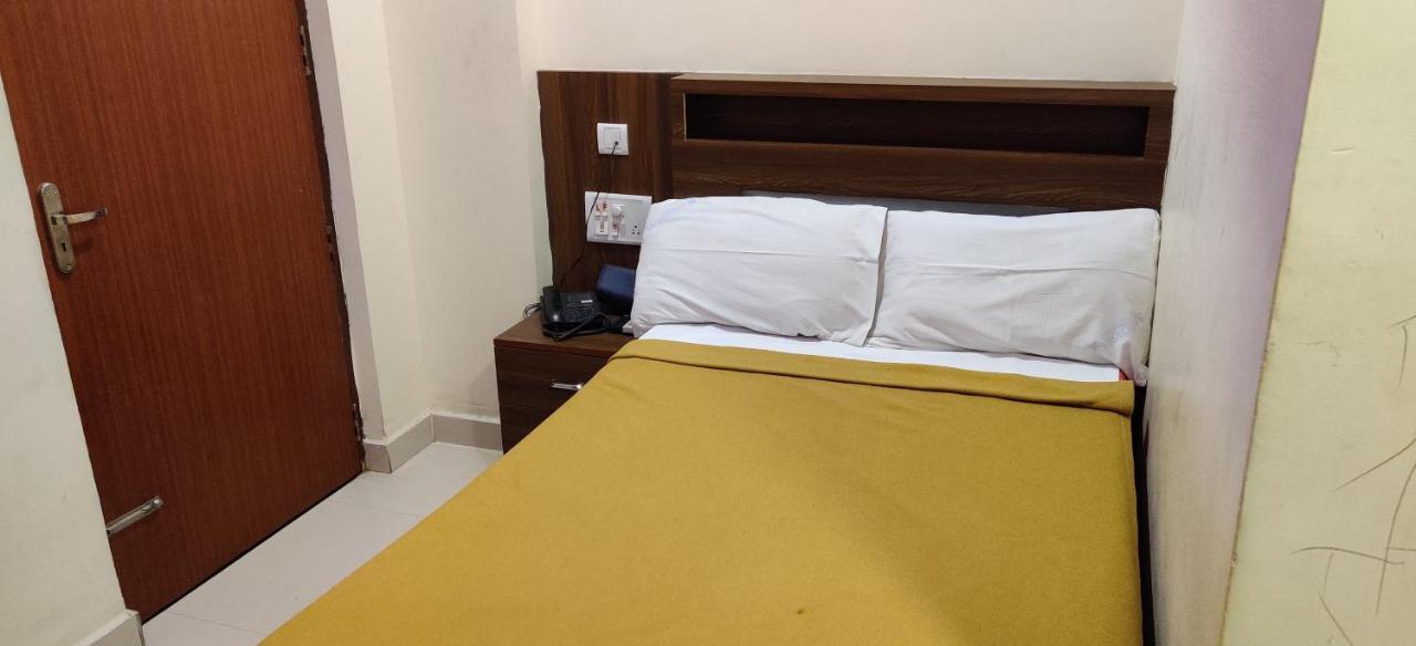 Kumaran Millenium Residency Hotel Vellore Exterior photo
